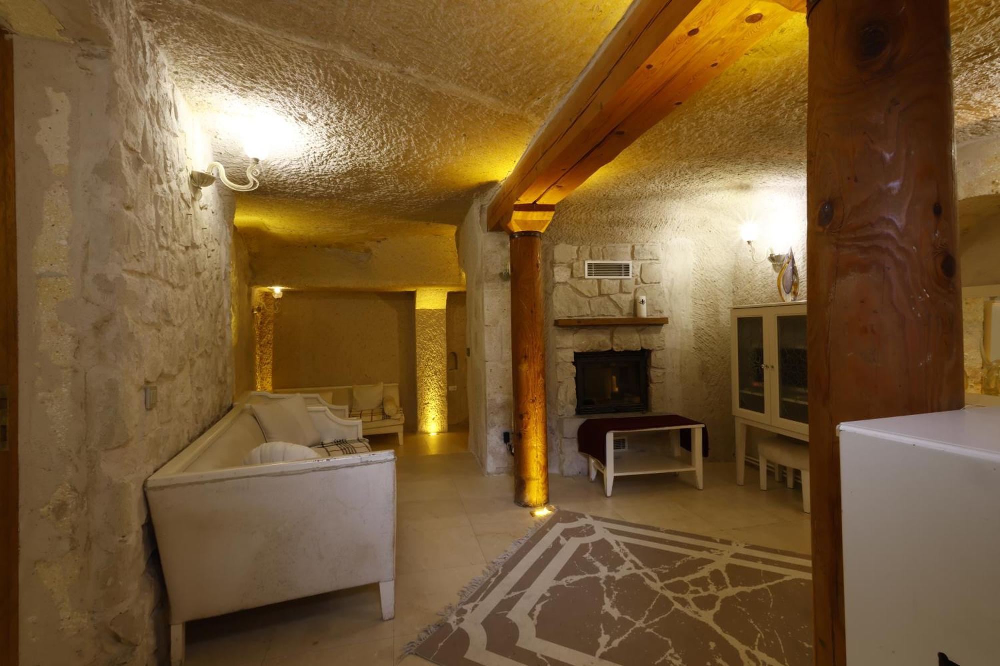 אוצ'יסר Anatelein Cave Hotel מראה חיצוני תמונה